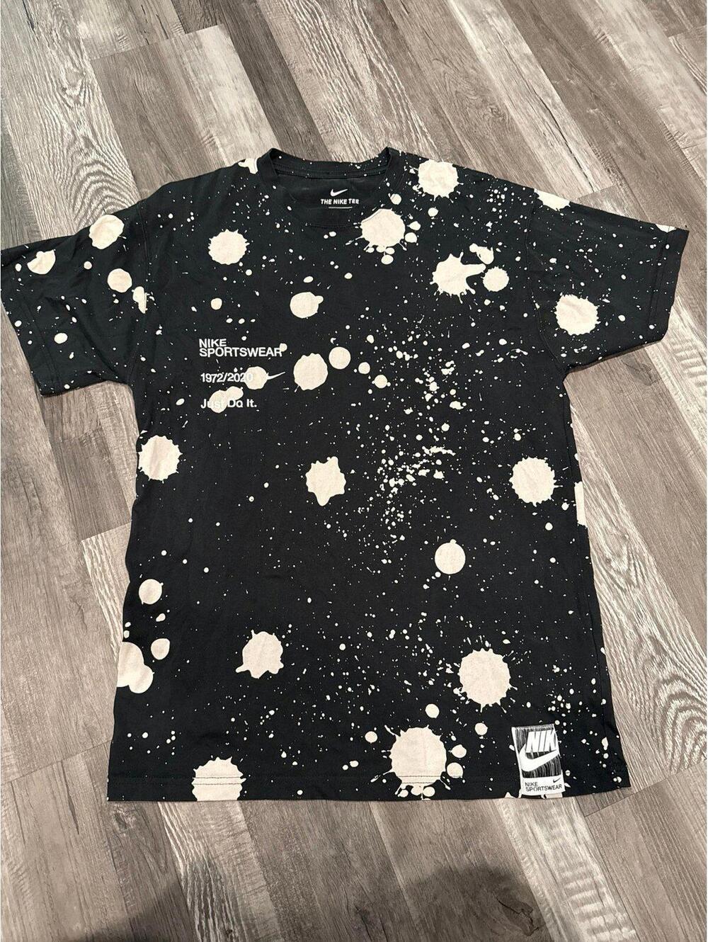 Men’s Nike splatter Top